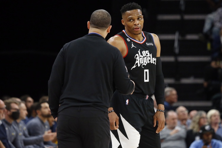 pg电子官网-卢盛赞威少：始终准点全情投入 广受爱戴的职业典范