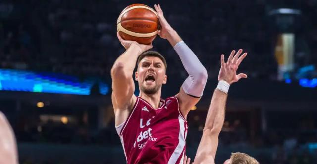 pg电子官网-34+19！波尔津吉斯倾其所有 老鹰将成新赛季黑马？